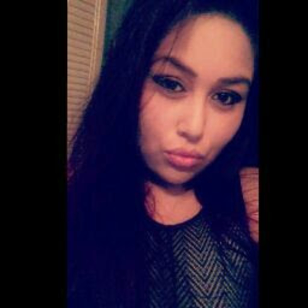 Meet your Posher, Yesenia